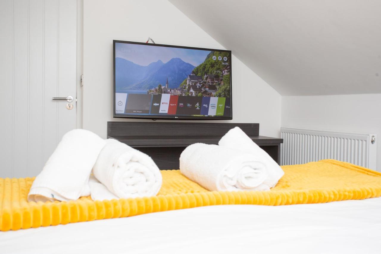Legoland Heathrow Windsor Apartment Hotel Slough Exterior photo
