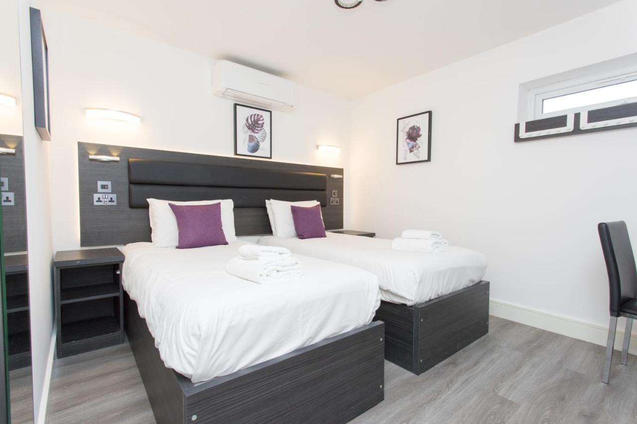 Legoland Heathrow Windsor Apartment Hotel Slough Exterior photo